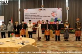 Jangan lewatkan "Debat Publik" tiga Cagub Jambi, Sabtu (24/10) malam