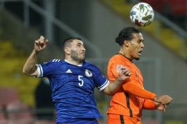 Belanda berbagi poin dengan Bosnia-Herzegovina