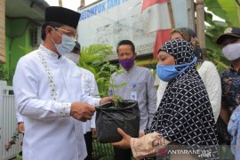 Panen sayur KWT Kota Tangerang ringankan ekonomi keluarga di masa pandemi
