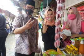 Irianto blusukan ke pasar Beringin dan Dayak di Tarakan