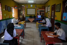 Survei: 76 persen guru merasa khawatir kembali ke sekolah
