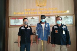 Gunakan paspor palsu, Warga Nigeria dideportasi dari Bali