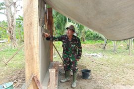 Tugu Prasasti pembuktian kemanunggalan TNI dan Rakyat di Pulau Hanaut