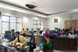 Tolak UU cipta kerja, aliansi mahasiswa Solok datangi kantor DPRD Kota Solok