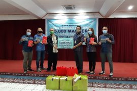Satgas COVID-19 BUMN Papua terima 5000 masker dari Telkom
