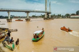 Seorang bocah tenggelam saat berenang dekat Jembatan Gentala Arasy Sungai Batanghari