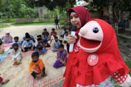 Pengenalan sejarah budaya Orang Rimba menggunakan boneka tangan