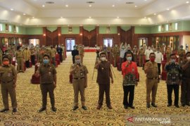 Bupati HST hadiri "High Level Meeting" dan Rakorda TPID Provinsi Kalsel Semester II