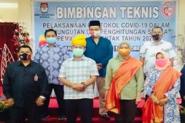 KPU Binjai bimtek protokol kesehatan pemungutan dan penghitungan suara Pilkada