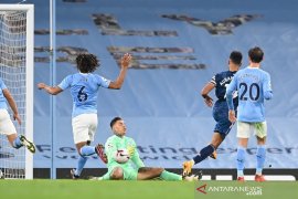 Guardiola soroti dua penyelamatan gemilang Ederson saat City hajar Arsenal