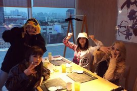 Jalan pilihan para idola K-pop usai "kutukan  tujuh tahun"