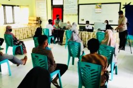 Keliling di 13 desa, Disdukcapil Bengkalis rekam KTP El 1.377 warga Bathin Solapan