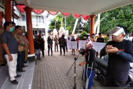 Kaum disabilitas Situbondo gelar aksi tolak UU Cipta Kerja