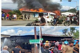 Rumah kontrakan hangus terbakar di simpang Tukka Pandan