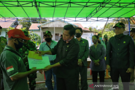 DPRD Kapuas Hulu beri bantuan dan motivasi korban kebakaran Sayut