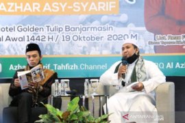 Wabup HSS ikuti bedah buku UAS milad Yayasan Rumah Qur'an Al-Azhar Asy-Syarif