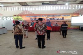 Relawan demokrasi Sumenep dibekali teknik protokol kesehatan