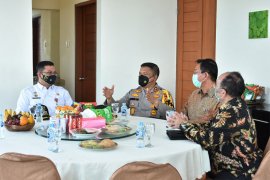 Kapolda Riau sosialiasikan UU Omnibus Law di Bengkalis