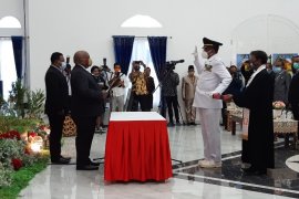 Wagub Papua kukuhkan Leonard J Sawerdani jadi Wakil Bupati Sarmi