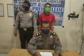 Unggah foto pacarnya tanpa busana di FB, pria ini dipolisikan