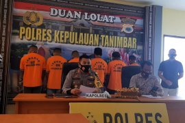 Polres Kepulauan Tanimbar tetapkan enam tersangka pencuri sel surya Bandara Mathilda