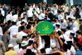 Pemakaman Jenazah Pimpinan Pondok Gontor