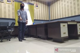 Gawat, Kantor DPRD Kepulauan Meranti miring dan retak, ruangan komisi I dikosongkan