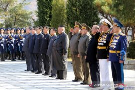 Awali tahun baru,  Kim Jong Un kirim sepucuk surat, kunjungi makam ayah