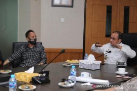 Babel bangun gudang pendingin udang