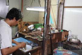 Bandara Bali salurkan dana kemitraan untuk UMKM