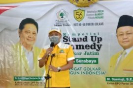 Cara Golkar kritik kebijakan pemerintah lewat lomba komedi di Kota Surabaya