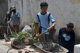 Proyek padat karya di Kediri serap tenaga kerja usia produktif