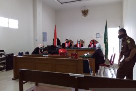 ASN Pemprov Sumbar jalan sidang perdana kasus penyelewengan infak Masjid Raya