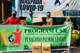 PT Nagamas Dumai salurkan bantuan hadapi pandemi COVID-19