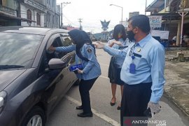 Cegah penyebaran COVID-19, Rutan Tarutung bagikan vitamin dan masker untuk 256 napi