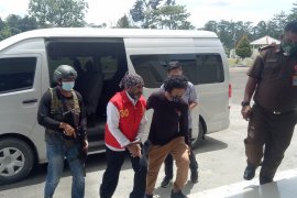 Petugas Keamanan PT Freeport kolaborator KKB jalani sidang perdana