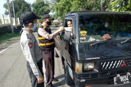 Polri dan TNI tingkatkan kesadaran warga terapkan protokol kesehatan