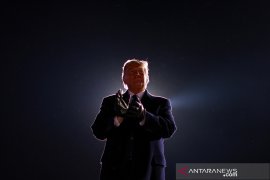 Jelang Pilpres AS, Twitter dan Facebook labeli unggahan Presiden Trump sebagai unggahan bermasalah