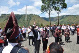 Peduli COVID-19 PSBI beri bantuan alkes dan sembako di Samosir
