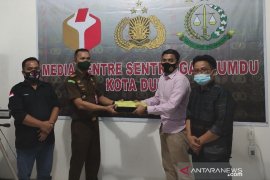 Satu calon walikota dan dua pejabat ASN jadi tersangka Pilkada di Riau