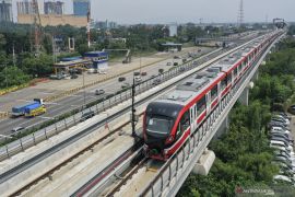 Kemarin, konstruksi LRT Jabodebek 84,7 persen, lalu Rupiah digital