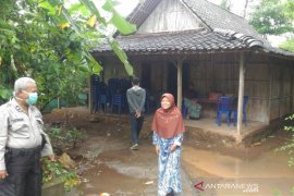 Pengendara sepeda motor bawa jenazah gegerkan warga