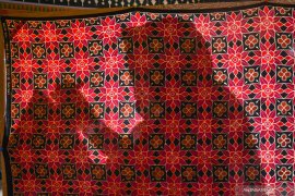 MPR: Pengembangan batik perkuat diplomasi Indonesia