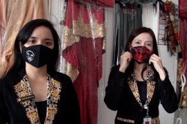 Keindahan&nbsp;masker batik khas Kalimantan&nbsp;jadi pilihan&nbsp;saat bepergian