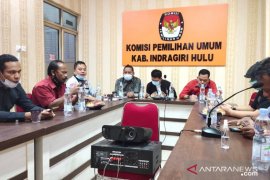 KPU temu ramah dengan jurnalis yang bertugas di Inhu