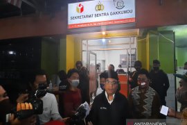 Denny Indrayana laporkan Sahbirin Noor-Muhidin di Pilkada Kalsel