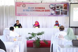 Plt Asisten III buka kegiatan literasi media KPID NTB di KLU