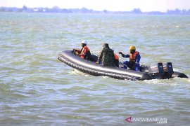 Patroli pencemaran ceceran minyak mentah