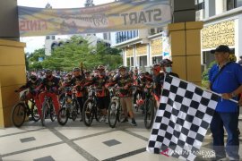 Rayakan Dies Natalis, UNP gelar funbike dengan protokol kesehatan yang ketat