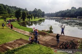 Wisata Danau Ecopark Cibinong Page 1 Small